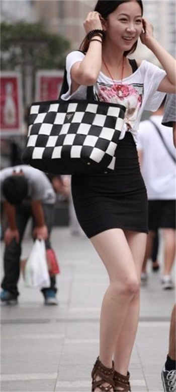 商务老板给女老板戴绿帽子