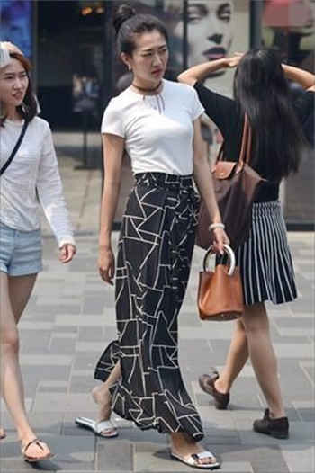 恐怖游泳馆视频