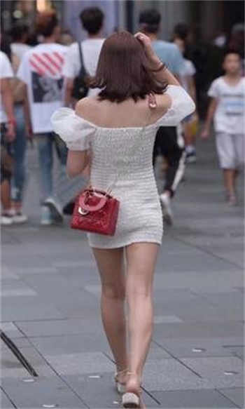 继女被卡洗衣机视频
