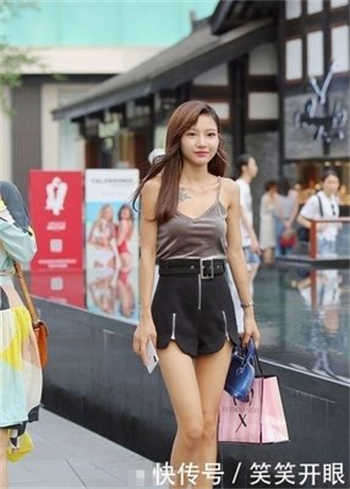 古装四仔之秦淮才一女