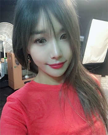 沦陷的蜜雪婚房苏娟下载