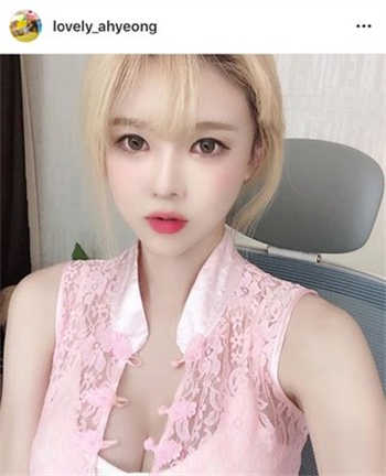 扮孕露胎头视频慕孕吧