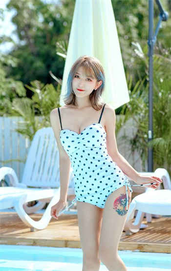 女子做私密保养