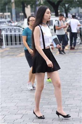 女儿的男友给我化妆
