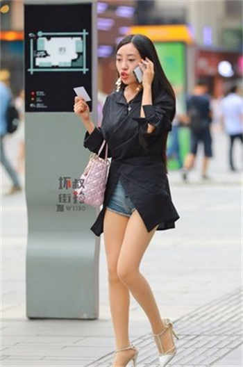 女m在学校做任务