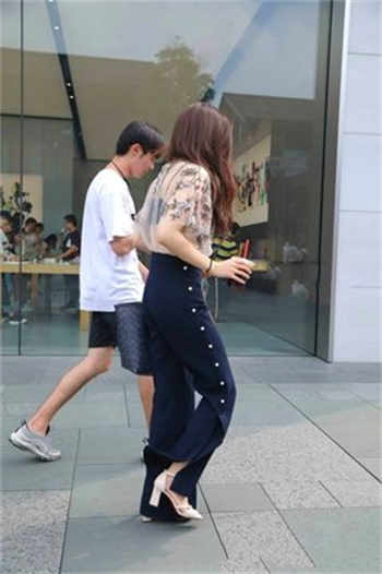 一女子跟狗生下孩子图